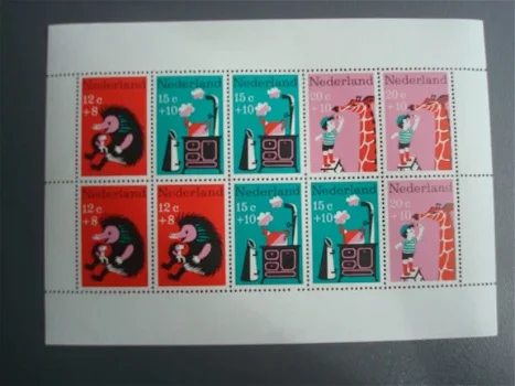 1967,cat nr 899, blok / vel kinder postzegel , postfris - 1