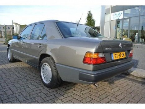 Mercedes-Benz 300-serie - W124 200-500 300 E - 1