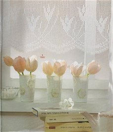 Haakpatroon 1101 gordijntje met tulpen