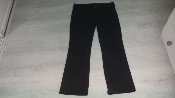 Mooie zwarte broek mt M/L - nr. 1