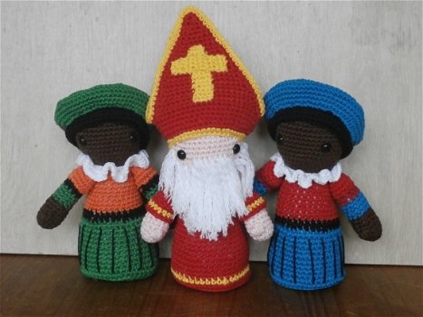 sinterklaas met twee zwarte pieten - 1