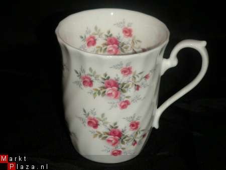 Beker/Mok fine bone china, roze roosjes Ca2b - 1