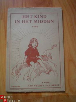 Het kind in het midden door M. van Voorst van Beest - 1