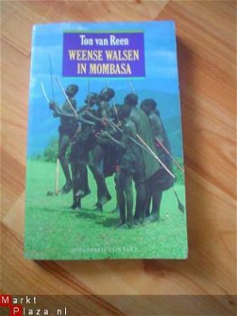 Weense walsen in Mombasa door Ton van Reen - 1