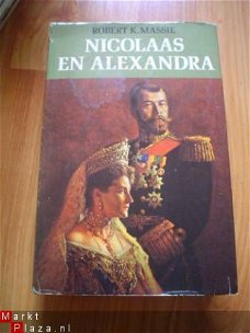 Nicolaas en Alexandra door Robert K. Massie