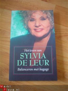 Balanceren met bagage, Het leven van Sylvia de Leur - 1