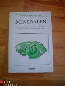 Rebo natuurgids: mineralen door J. Svenek