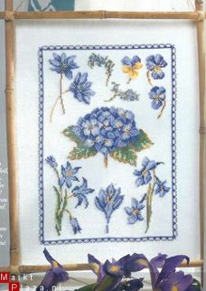 borduurpatroon 3561 schilderij met blauwe bloemen