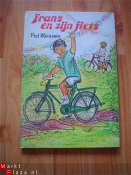 Frans en zijn fiets door Piet Meinema - 1