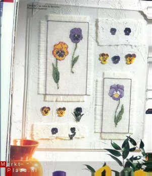 borduurpatroon 3568 drie tableaux met bloemen - 1