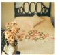 Haakpatroon 187 bedsprei met opgelegde bloemen - 1 - Thumbnail