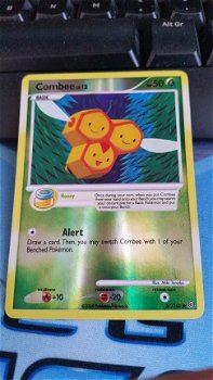 Combee 57/100 (reverse) Diamond and Pearl Stormfront - 0