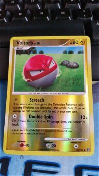 Voltorb 80/100 (reverse) Diamond and Pearl Stormfront - 0