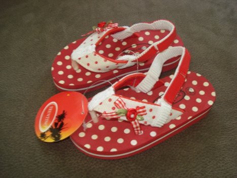 Rood/witte stip teenslippers maat 24 merk: Trentino nieuw - 2