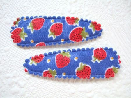 5 cm ~ Kniphoesje met aardbeien ~ Blauw - 1