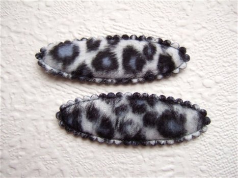 5 cm ~ Ovaal luipaard kniphoesje van bont ~ Grijs - 1