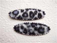 5 cm ~ Ovaal luipaard kniphoesje van bont ~ Grijs