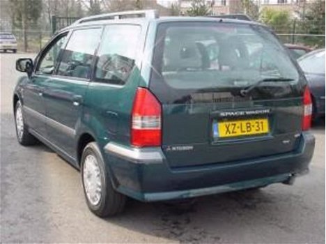 Mitsubishi Space Wagon - 2.4 GDI GLX 7-pers. Aut4 - 1