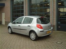 Renault Clio - 1.2-16V Special Line