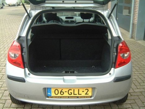 Renault Clio - 1.2-16V Special Line - 1