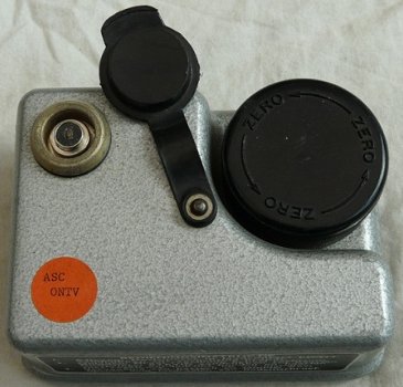Oplaadapparaat Dosismeter / Dosimeter Charger, type: P-1548-D, KL, jaren'70.(Nr.1) - 2