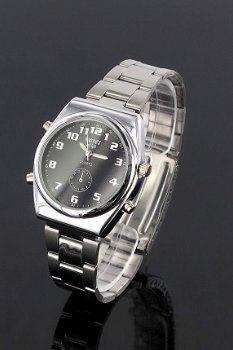 No 953 Herenhorloge met metalen armband - 1