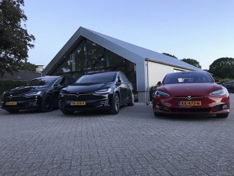 Tesla Model S - , X en 3 GEVRAAGD - 1