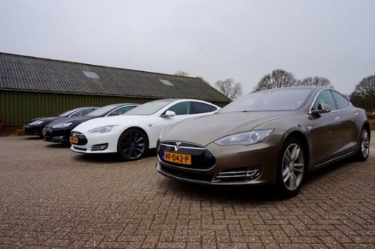 Tesla Model S - , X en 3 GEVRAAGD - 1