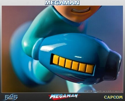 Running Megaman statue - First4Figures - 3
