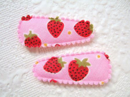3 cm ~ Kniphoesje met aardbeien ~ Roze - 1