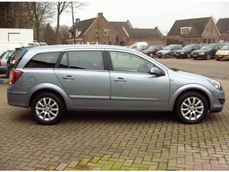 Opel Astra Wagon - 1.8 Executive - 1