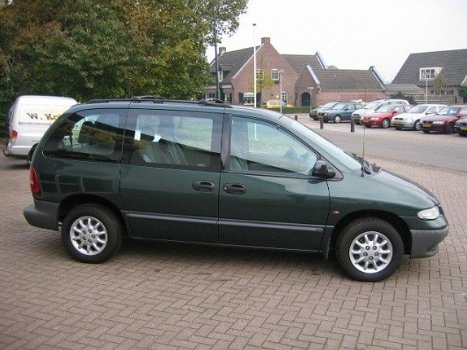 Chrysler Voyager - 2.5 td SE Luxe - 1