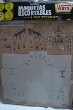 figuurzaagpakket Sagrada Familia Barcelona voorgeschilderd 4 triplex platen van 40 x 30 (model zie - 2