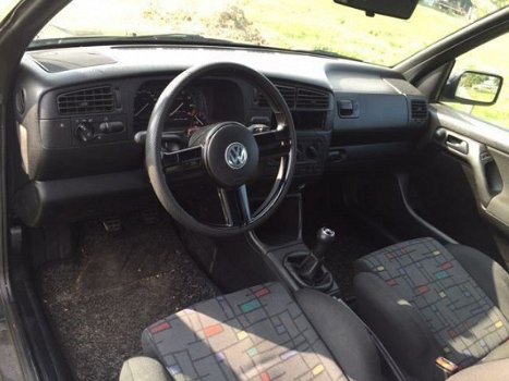 Volkswagen Golf - 2.8 VR6 - 1