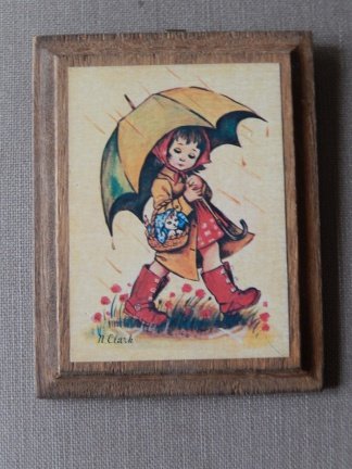 Klein vintage lijstje - Meisje in de regen - nr. 1