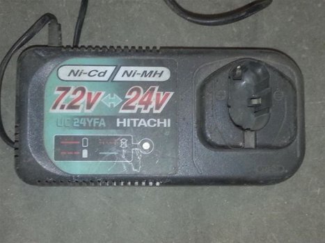 Acculader hitachi uc24yfa 7,2 t/m 24 volt - 1