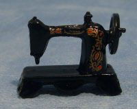 naaimachine tafelmodel voor poppenhuis - nr. 1