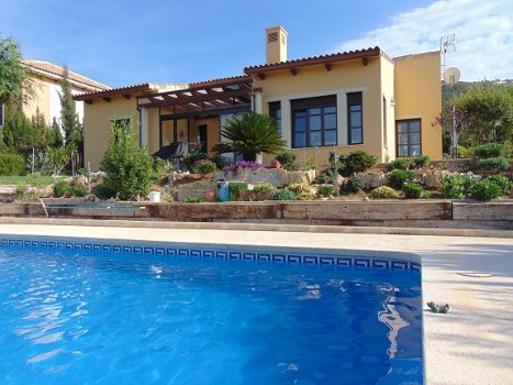 Javea mediterrane villa met zwembad te koop - 1