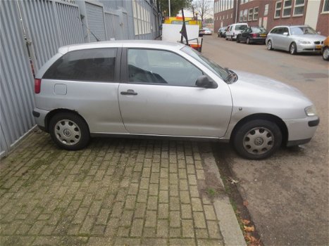 Seat Ibiza 1.4 bouwjaar 2000 Plaatwerk kleurcode L57N - 2