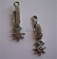 bedeltje/charm overig : cowboy spoor - 27x8 mm