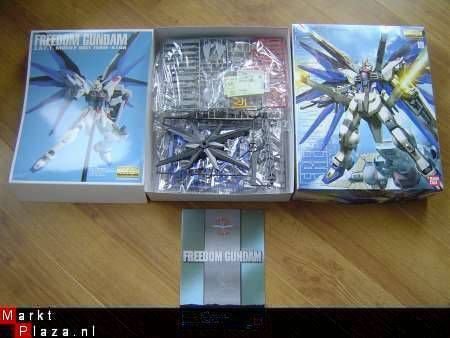 MG 1/100 ZGMF-X10A Freedom Gundam - 4