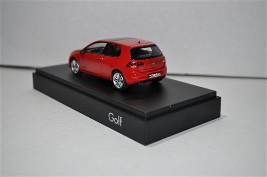 Volkswagen Vw Golf 4 doors rood 1:43 Herpa - 3