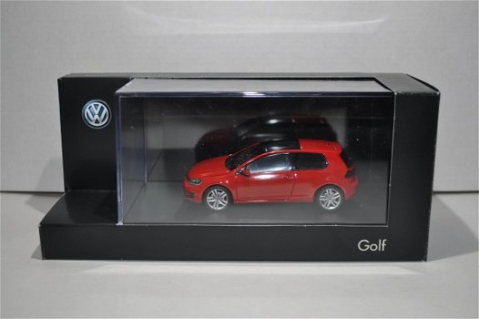 Volkswagen Vw Golf 4 doors rood 1:43 Herpa - 4
