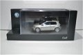 Volkswagen Vw Golf 4 doors grijs 1:43 Herpa - 4 - Thumbnail