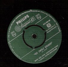 Mastreechter Staar Die Zwolf Rauber Wolga Lied en Plattofflied  -EP _ vinyl Philips 312088 NF  Minig