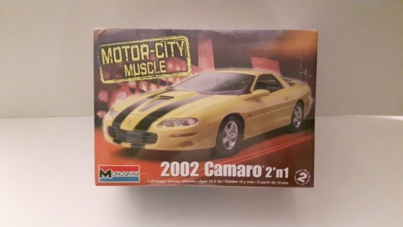 2002 Camaro 2 in 1 bouwmodel 1:25 Monogram - 1