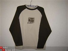 Nieuwe !! Sweater maat 152