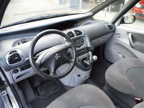 Citroën Xsara Picasso - 1.8-16V Image - 1