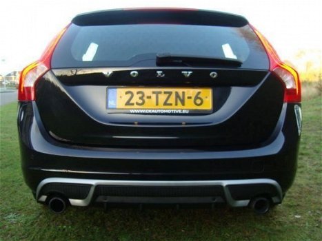 Volvo V60 - T3 R-DESIGN BUSINESS-PRO/NAVI/PDC.V+A/18