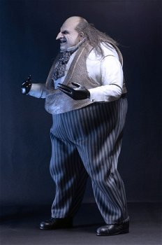 Batman Returns 1/4 Scale Action Figure Majoral Penguin Danny DeVito - 2